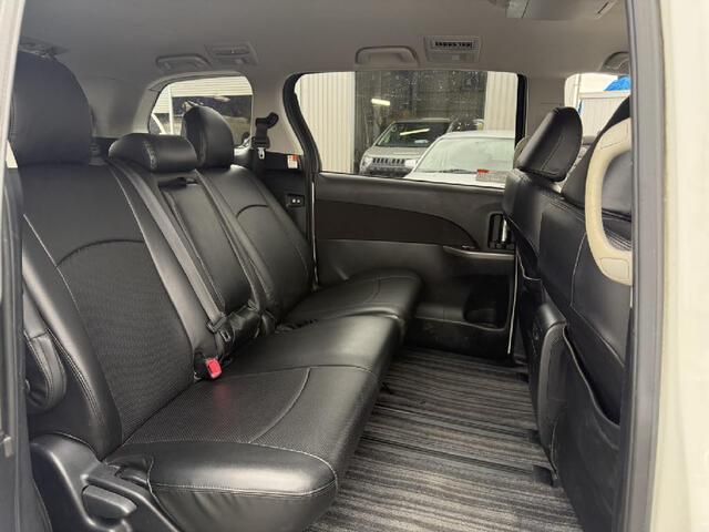 ESTIMA HYBRID 4WD