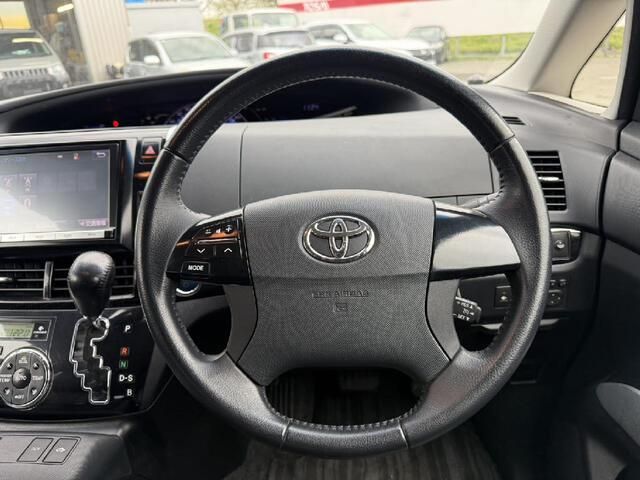 ESTIMA HYBRID 4WD