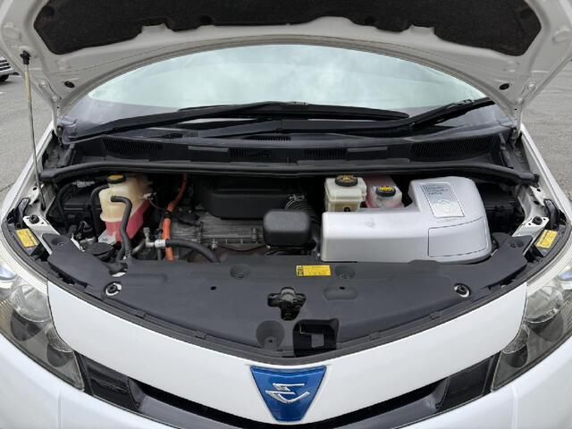 ESTIMA HYBRID 4WD