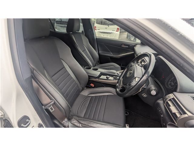 LEXUS IS300h