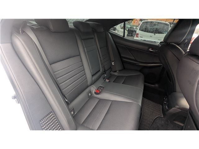 LEXUS IS300h