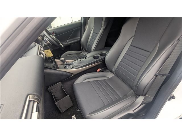 LEXUS IS300h