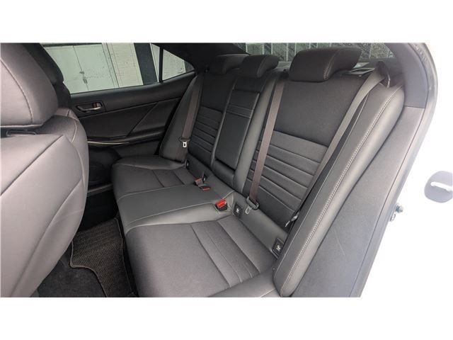 LEXUS IS300h