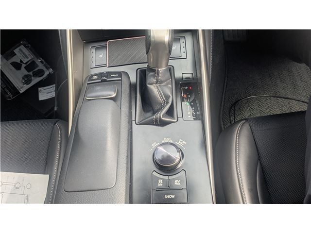 LEXUS IS300h