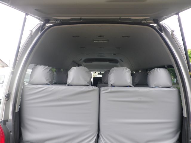 HIACE COMMUTER