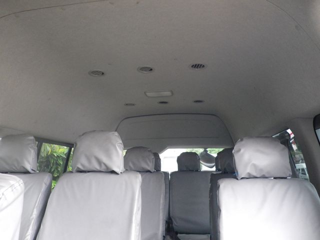 HIACE COMMUTER