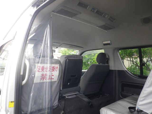 HIACE COMMUTER