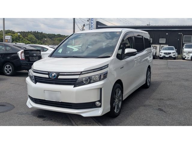 VOXY HYBRID