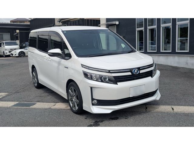 VOXY HYBRID