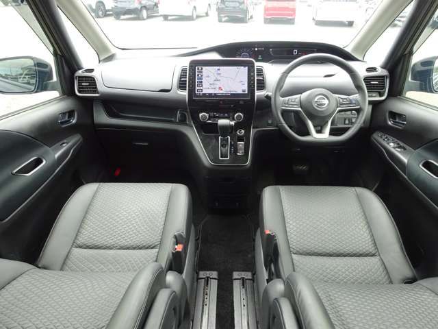 SERENA S-HYBRID 4WD