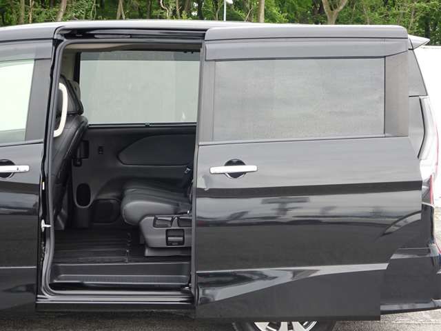 SERENA S-HYBRID 4WD