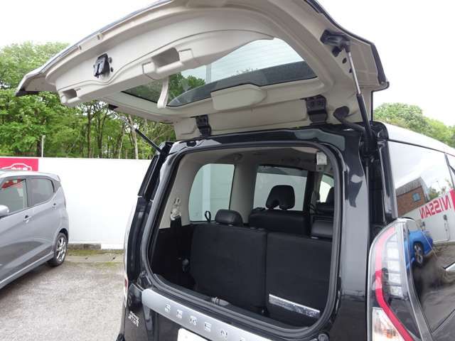 SERENA S-HYBRID 4WD