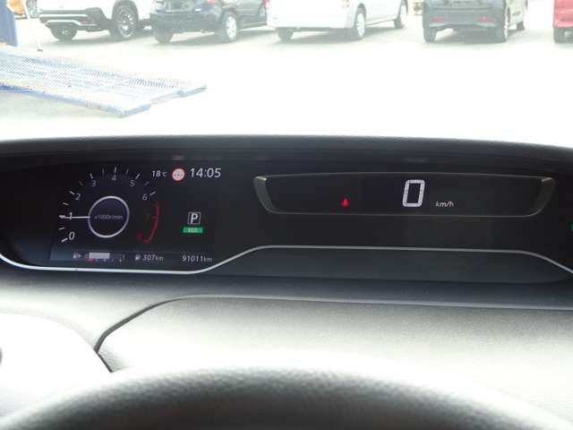 SERENA S-HYBRID 4WD