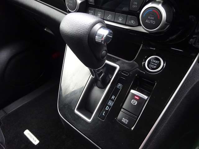 SERENA S-HYBRID 4WD