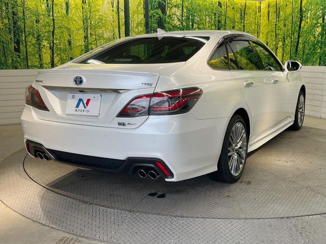 CROWN sedan hybrid 4WD