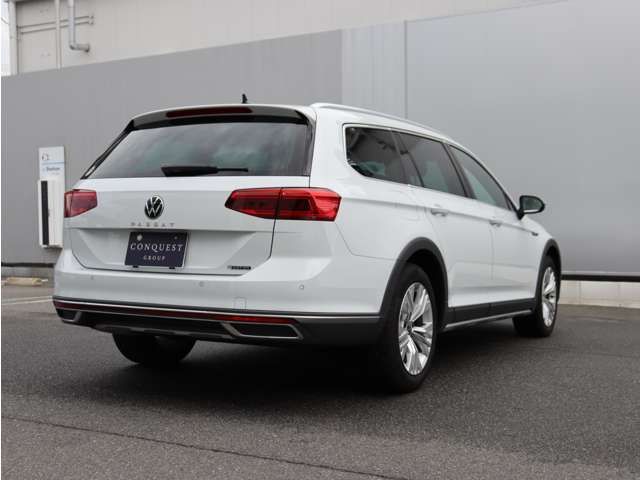 VOLKSWAGEN PASSAT Alltrack