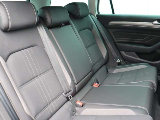 VOLKSWAGEN PASSAT Alltrack