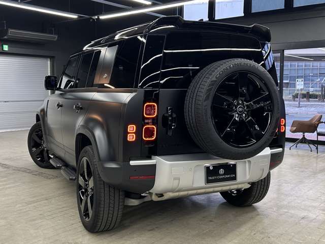 ROVER DEFENDER