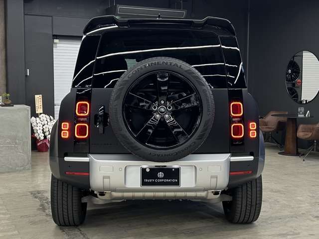 ROVER DEFENDER