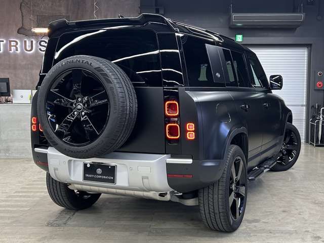 ROVER DEFENDER