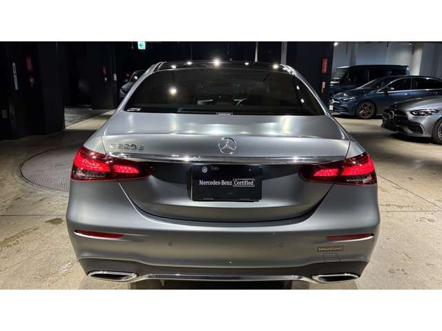 MERCEDES BENZ E-Class sedan