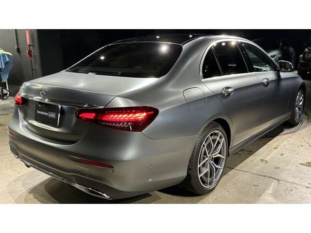 MERCEDES BENZ E-Class sedan