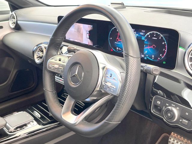MERCEDES BENZ CLA Shooting Brake