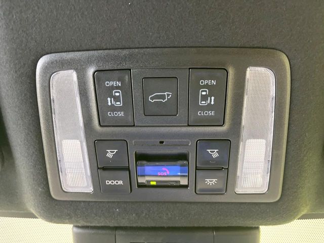 VOXY HYBRID 4WD