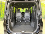 VOXY HYBRID 4WD