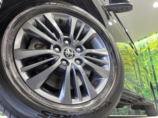 VOXY HYBRID 4WD
