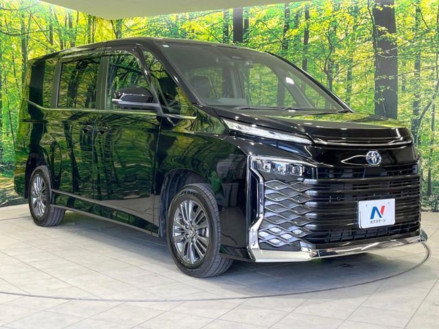 VOXY HYBRID 4WD