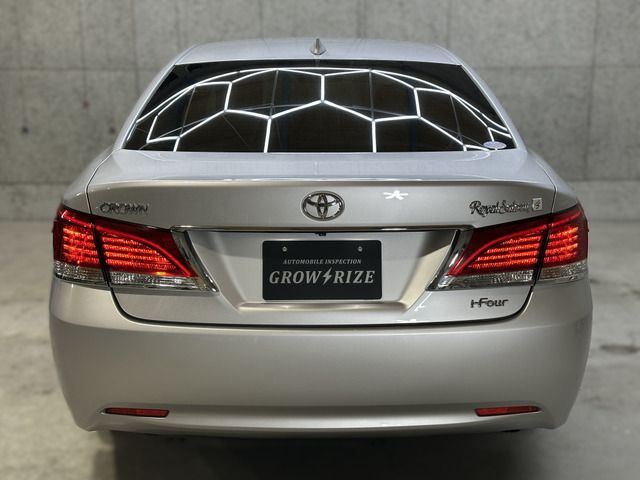 CROWN sedan 4WD