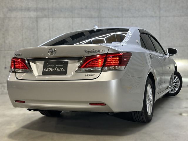 CROWN sedan 4WD