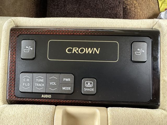 CROWN sedan 4WD