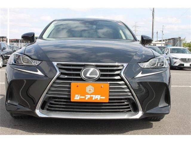 LEXUS IS200t