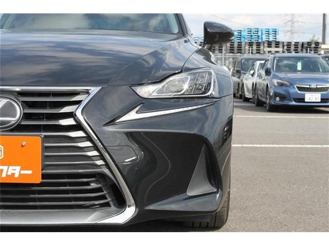 LEXUS IS200t
