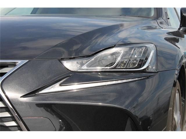 LEXUS IS200t