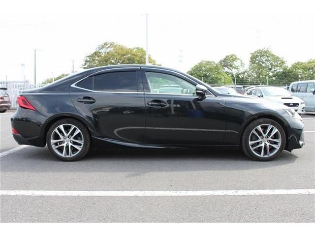 LEXUS IS200t