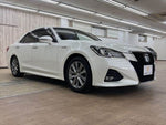 CROWN sedan hybrid
