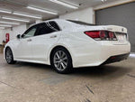 CROWN sedan hybrid