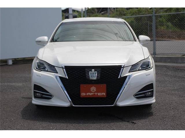 CROWN sedan hybrid