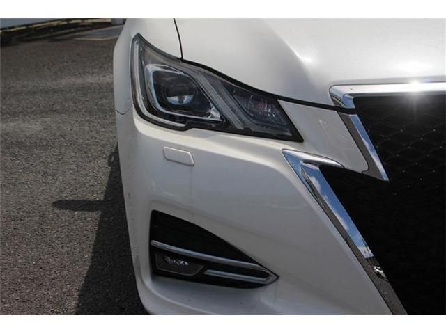 CROWN sedan hybrid