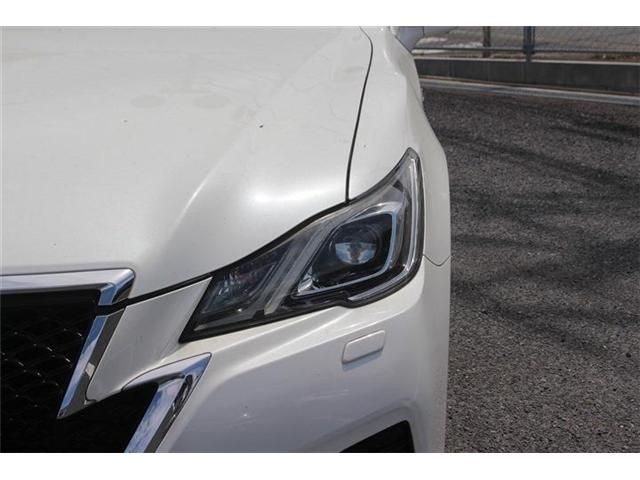 CROWN sedan hybrid