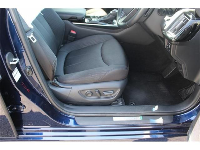 CROWN sedan hybrid