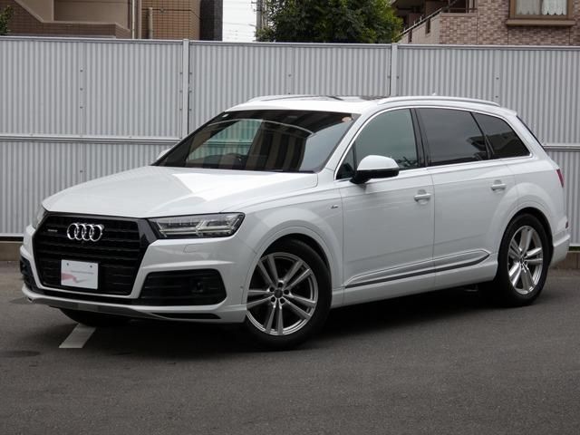 AUDI  Q7