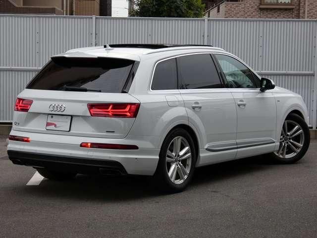 AUDI  Q7