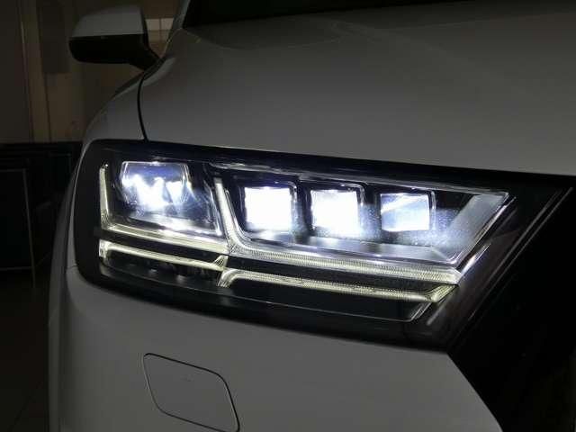 AUDI  Q7