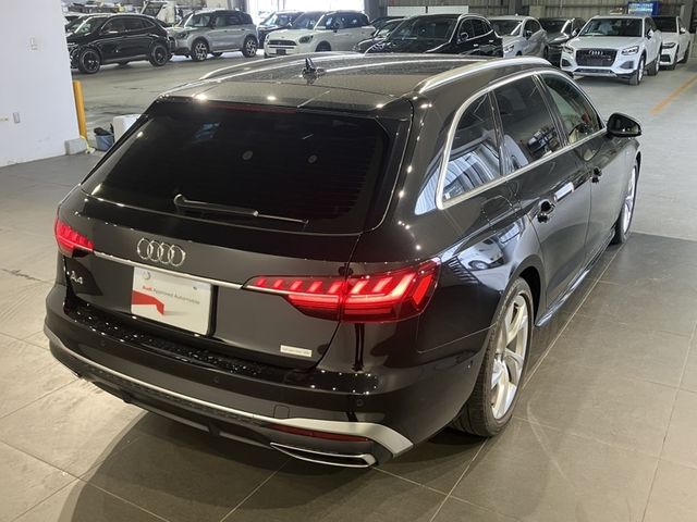AUDI A4 AVANT