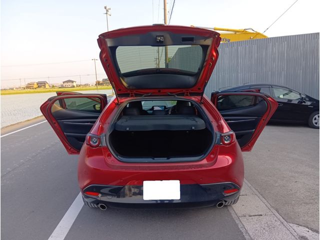 MAZDA3 FASTBACK