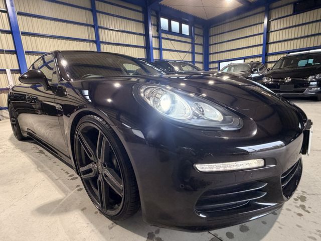 PORSCHE PANAMERA